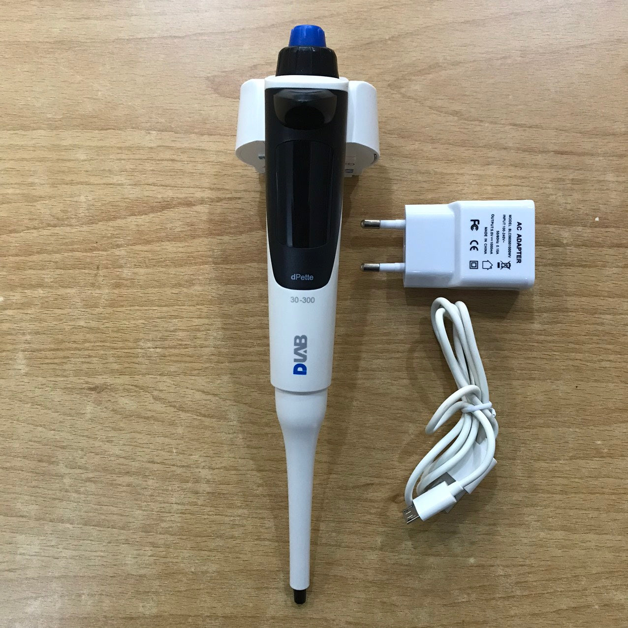 MICROPIPETTE ĐIỆN TỬ DPETTE 30-300UL_DLAB