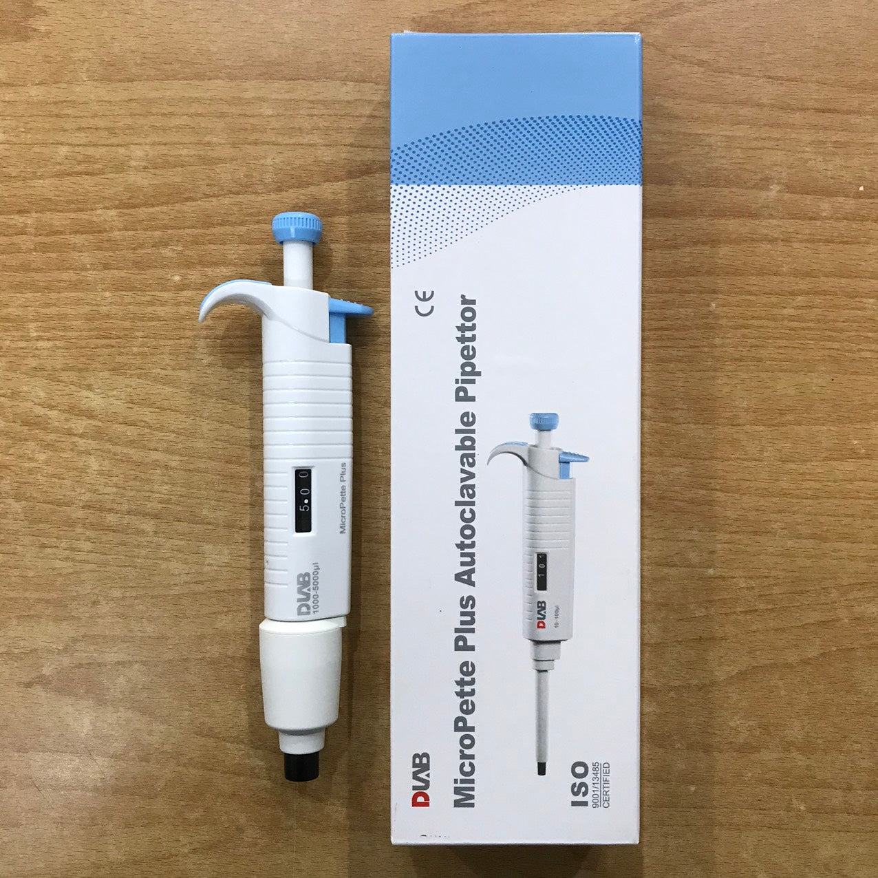 MICROPIPETTE CÓ HẤP 1 KÊNH 1000-5000UL_DLAB