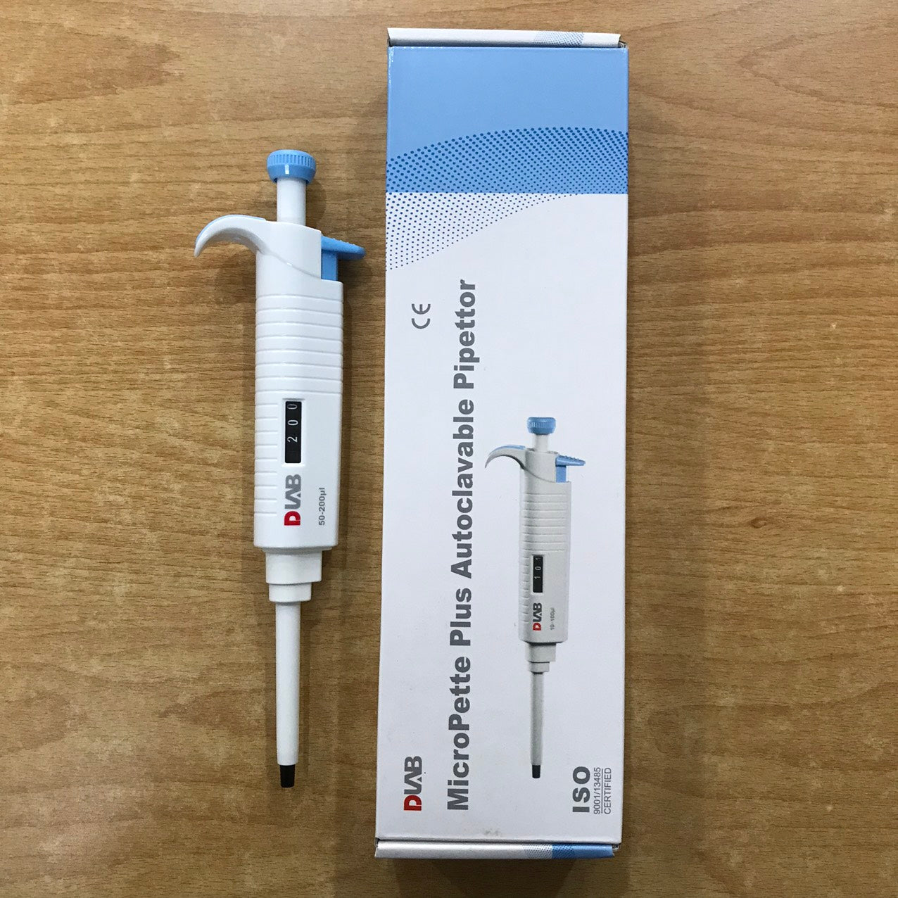 MICROPIPETTE CÓ HẤP 1 KÊNH 50-200UL_DLAB