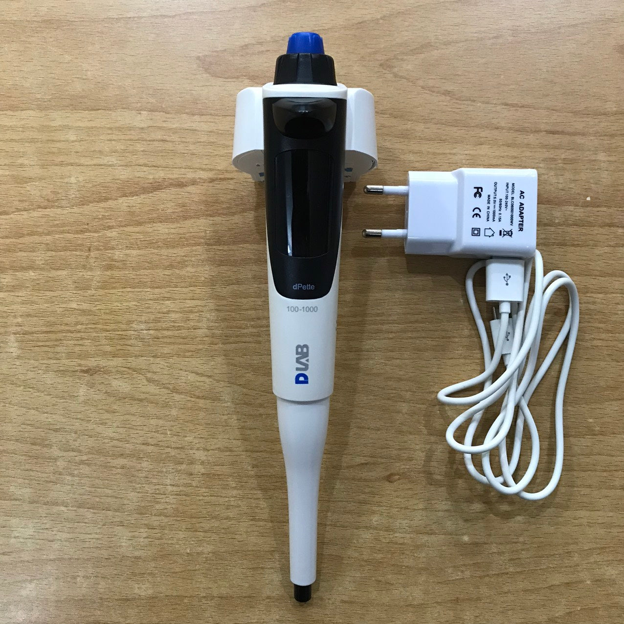 MICROPIPETTE ĐIỆN TỬ DPETTE 100-1000UL_DLAB