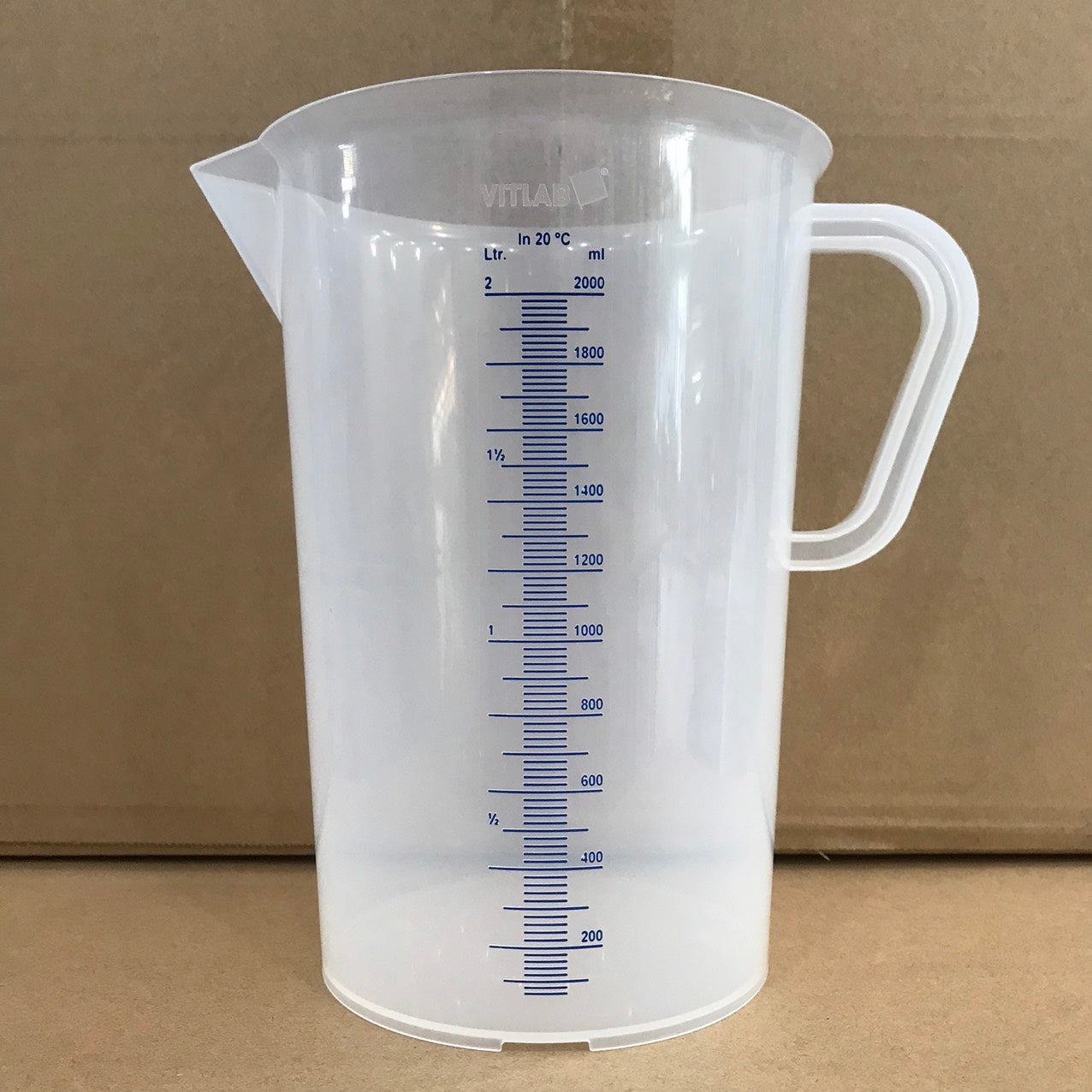 Cốc Nhựa PP Có Quai 2000ml_VITLAB