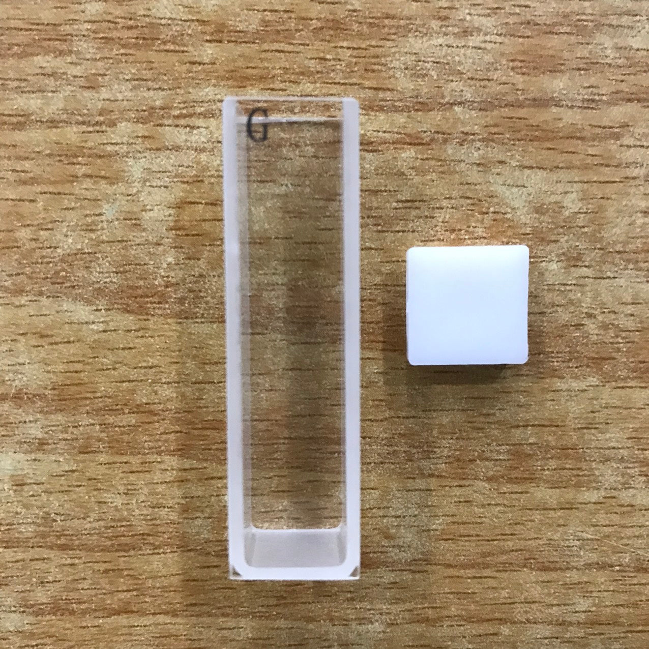 CUVETTE THỦY TINH 10mm_GENLAB