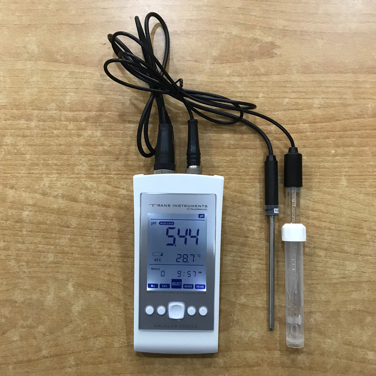 Máy Đo PH / MV / Nhiệt Độ Cầm Tay HP9010_Trans Instruments