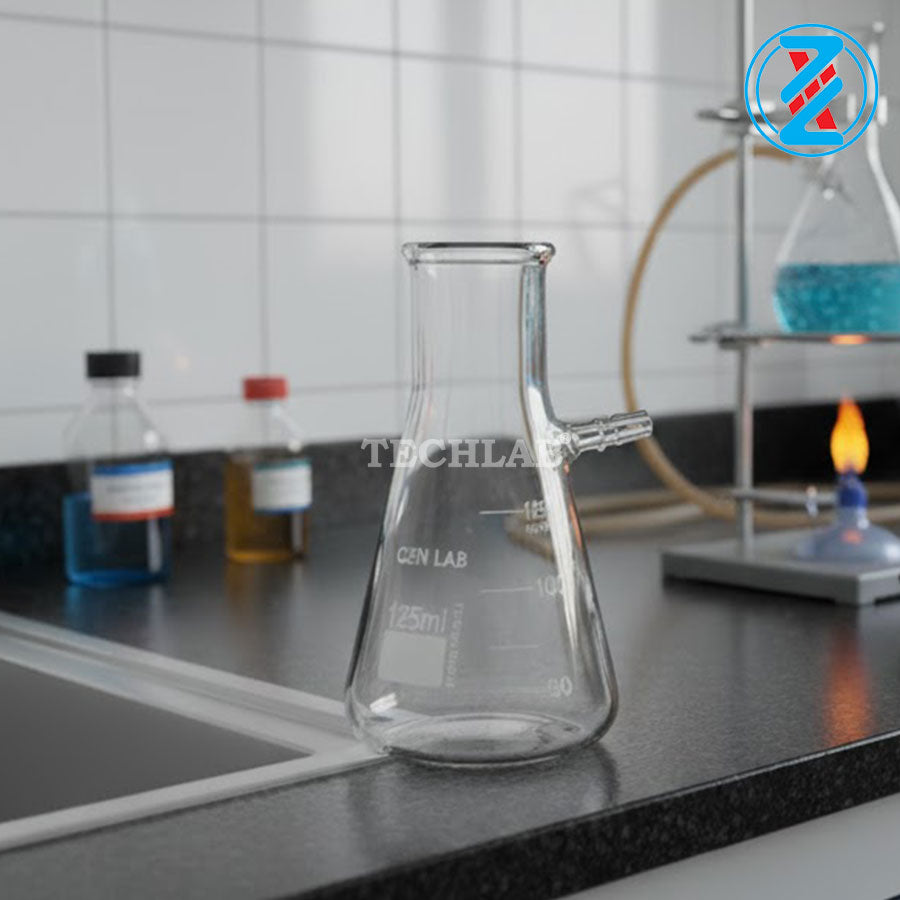 BÌNH TAM GIÁC CÓ VÒI 125ML_GENLAB