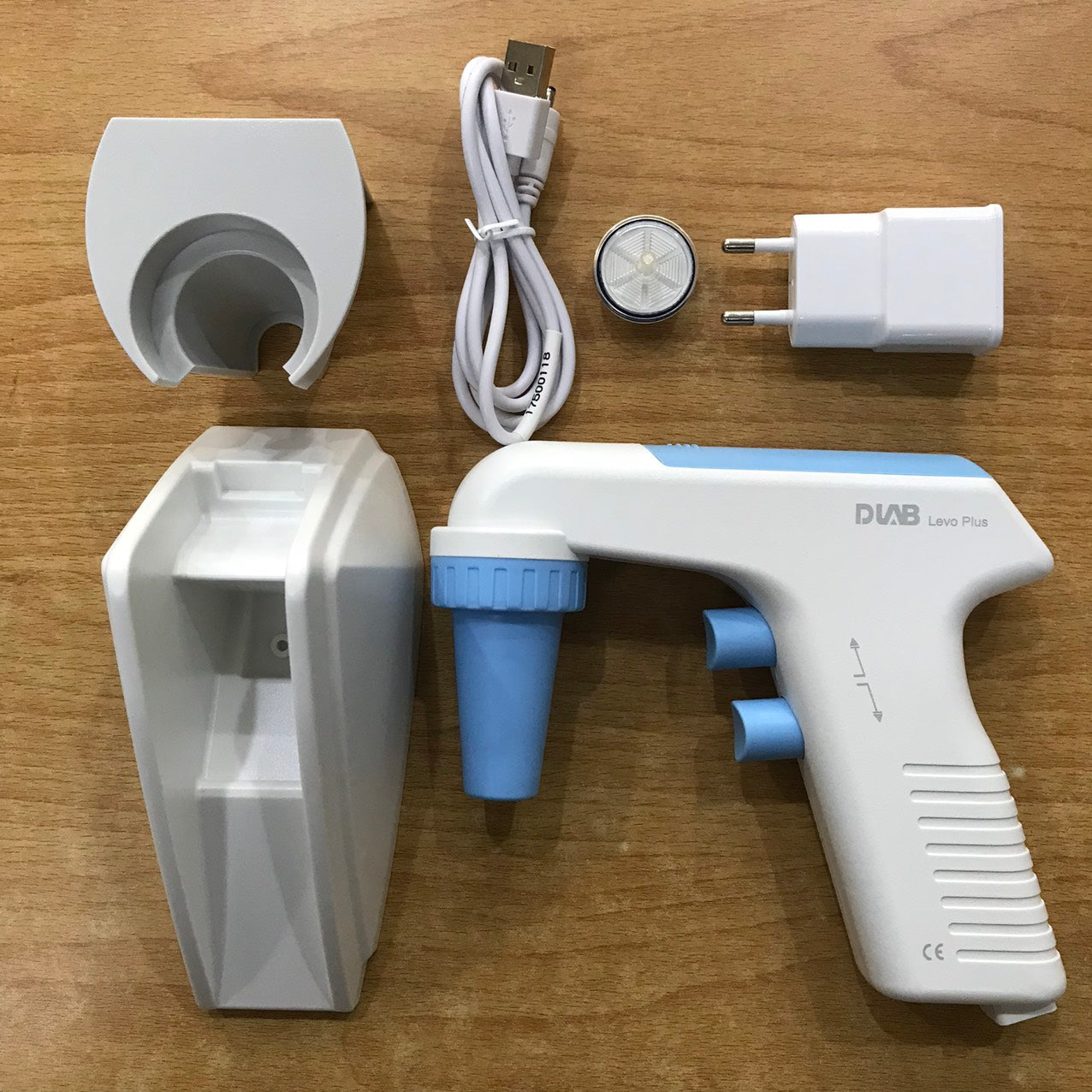 BƠM PIPETTE TỰ ĐỘNG LEVO PLUS_DLAB