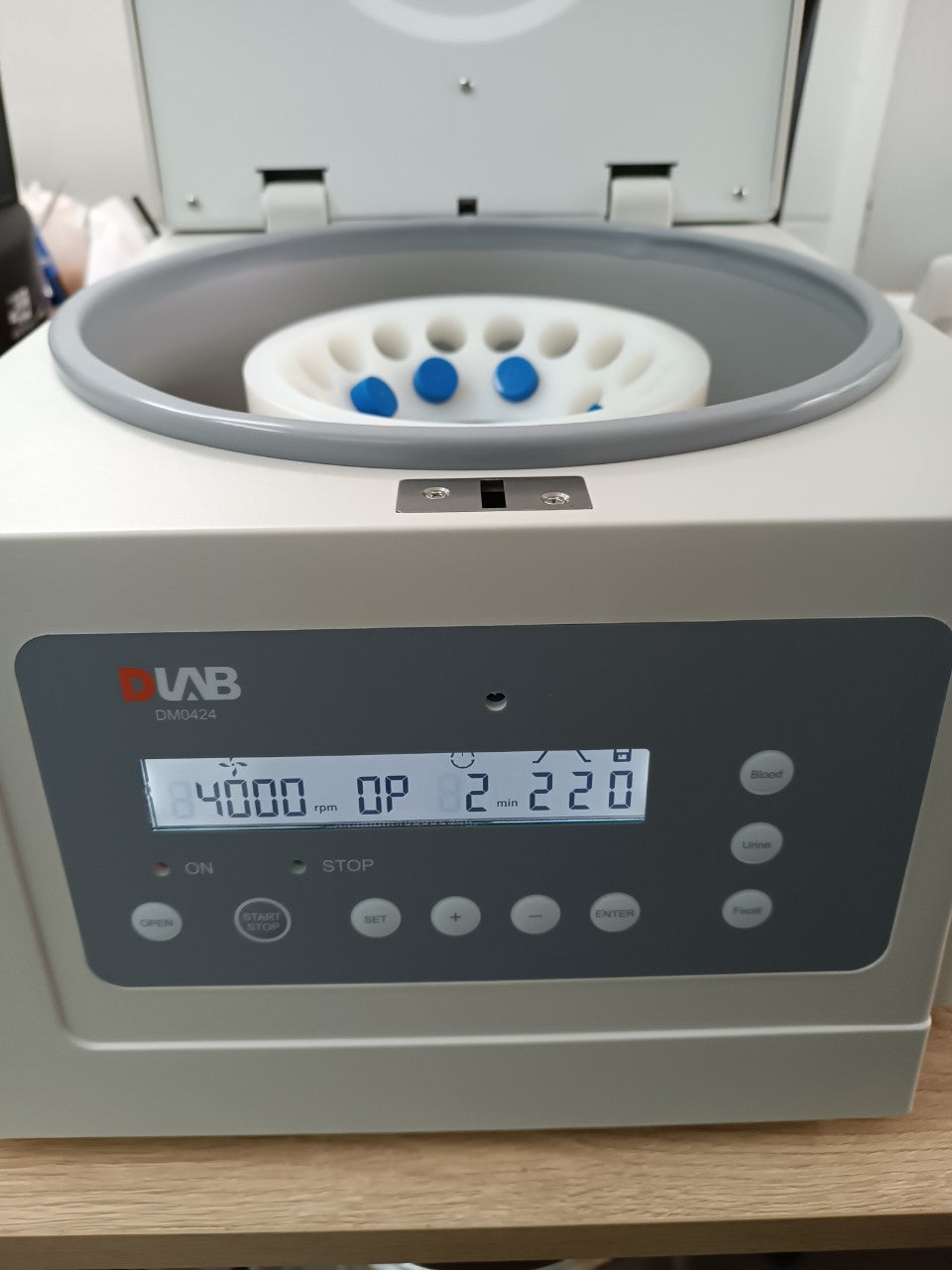 Máy Ly Tâm DM0424_DLAB